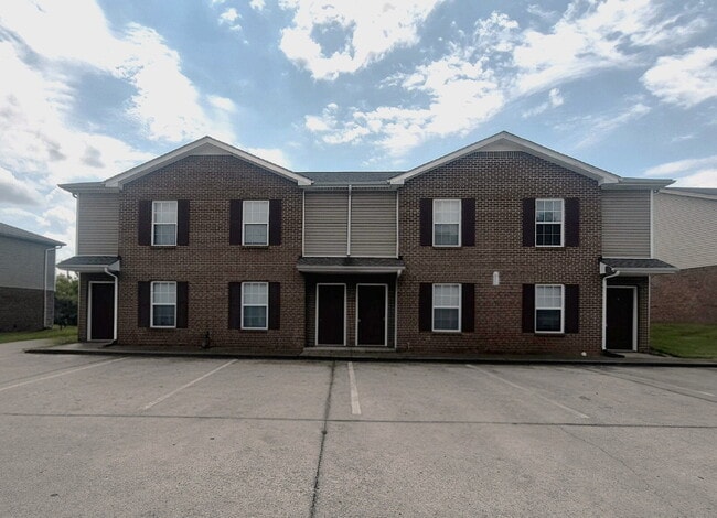 812D OAK ARBOR CT, CLARKSVILLE, TN 37040