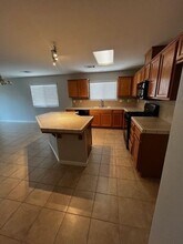 6504 Nichelini Ct in Bakersfield, CA - Building Photo - Building Photo