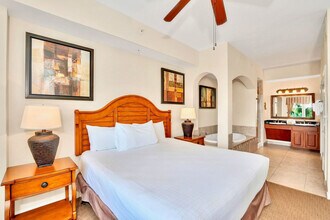 8113 Resort Village Dr in Orlando, FL - Building Photo - Building Photo