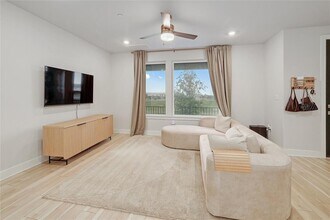 207 Flowers Ave in Hutto, TX - Building Photo - Building Photo