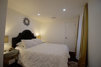 11 Trenton St, Unit 4 in Boston, MA - Foto de edificio - Building Photo