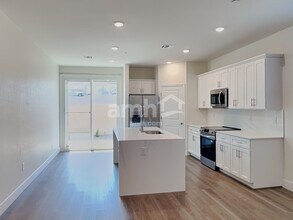 874 English Primrose St in Henderson, NV - Building Photo - Building Photo