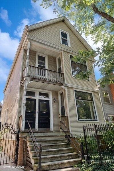 property at 3241 N Kenmore Ave