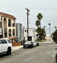120 12th St, Unit Unit #3 in Manhattan Beach, CA - Building Photo