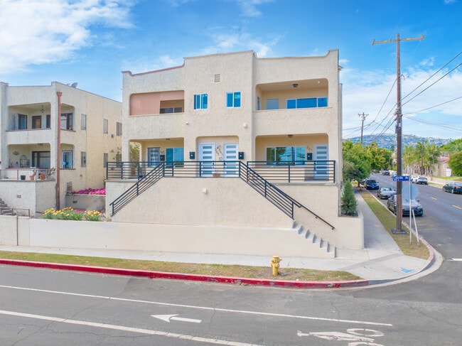 301 S Cabrillo Ave, Unit 301
