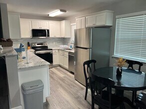 1906 Karen Ln in Tallahassee, FL - Building Photo - Building Photo