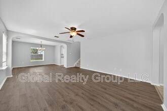 10411 Artesia Wells in Universal City, TX - Building Photo - Building Photo