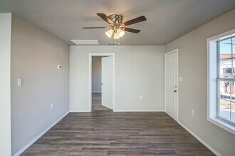 1705 Avenue T in Lubbock, TX - Building Photo - Building Photo