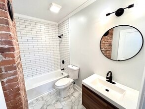 211 Hawkes Ave in Columbus, OH - Foto de edificio - Building Photo