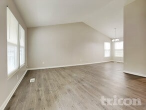 46 Periwinkle Ct in Irmo, SC - Foto de edificio - Building Photo