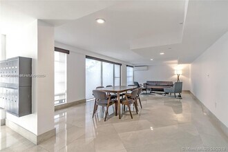 575 Crandon Blvd in Key Biscayne, FL - Building Photo - Building Photo