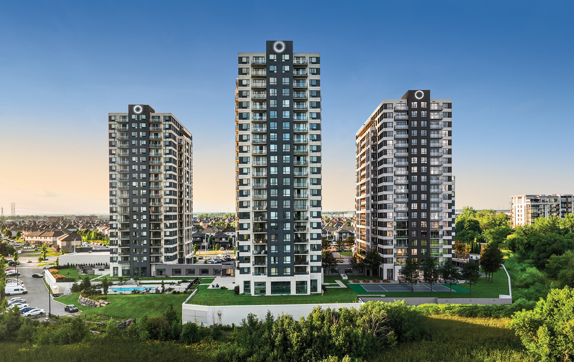 EQUINOXE SAINT-ELZEAR 3 in Laval, QC - Building Photo