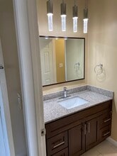 15344 Weddington St, Unit 103 in Sherman Oaks, CA - Building Photo - Building Photo