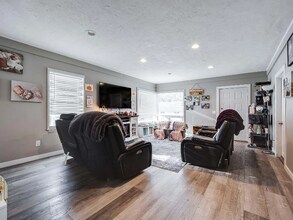 705 S East St in Colfax, WA - Foto de edificio - Building Photo