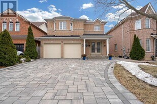 39 Monte Cristi St in Vaughan, ON - Building Photo
