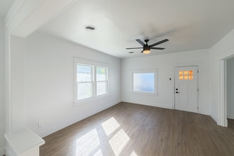 21 E 2nd Ave in Kennewick, WA - Building Photo - Building Photo