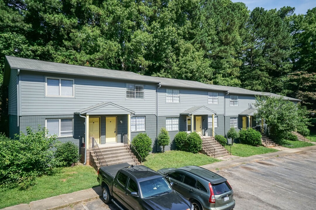 209 E Johnston St in Garner, NC - Building Photo