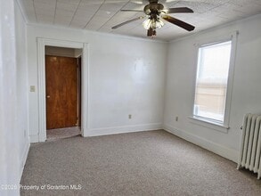 109 Salem Ave, Unit 2fl in Carbondale, PA - Building Photo - Building Photo