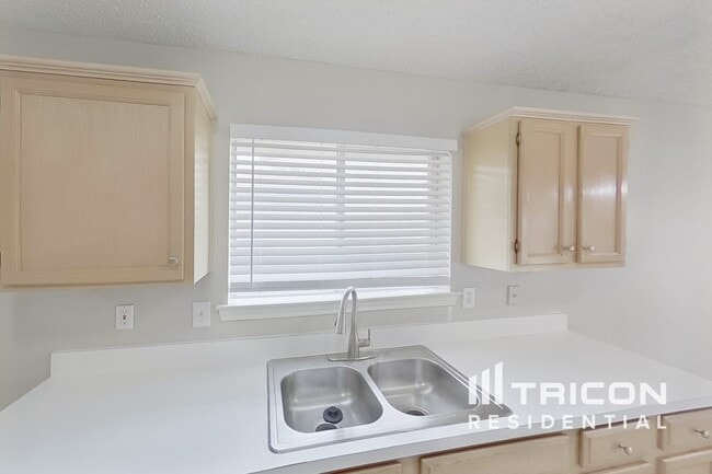 4229 Estes Park Cir in Haltom City, TX - Building Photo - Building Photo