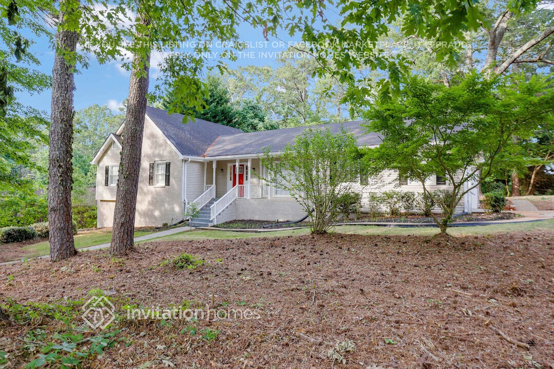 276 Chambre Ct SW in Lilburn, GA - Building Photo
