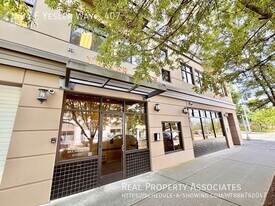 1404 E Yesler Wy in Seattle, WA - Building Photo
