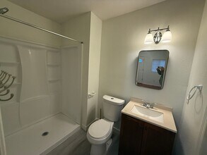 4146 Glenwood Dr SE in Salem, OR - Building Photo - Building Photo