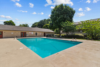 150 West Apartment Homes in Mooresville, NC - Building Photo - Building Photo