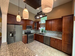 8921 Altameda Pl in Elk Grove, CA - Building Photo - Building Photo