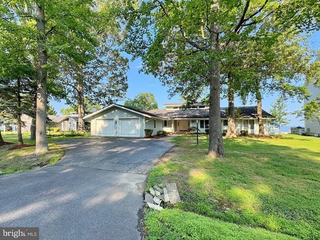 property at 11470 Mohawk Ct
