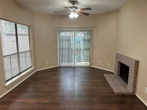 10161 Oakberry St in Houston, TX - Building Photo - Building Photo