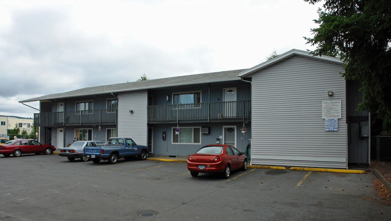 Spiller Apartments in Springfield, OR - Building Photo