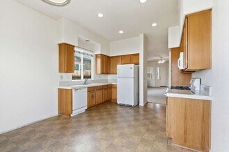 7991 Springarden Wy in Sacramento, CA - Building Photo - Building Photo