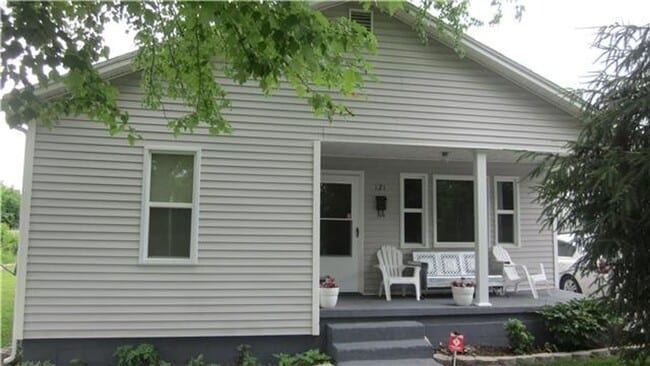property at 121 Linn St