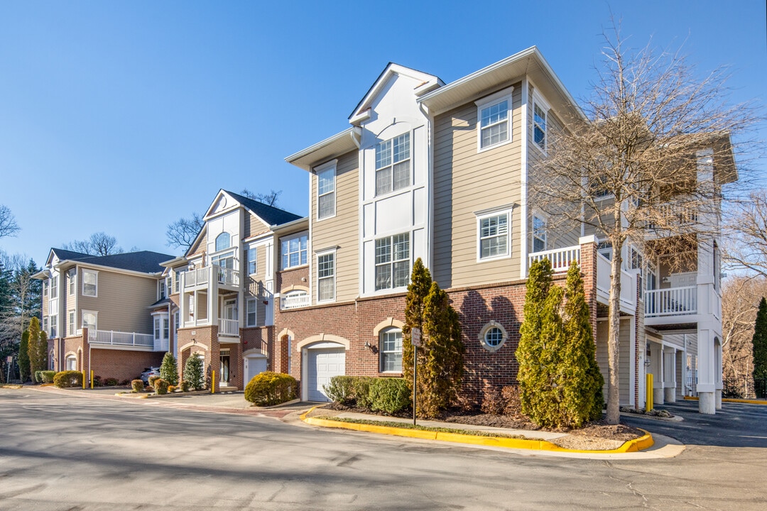 HiddenBrooke in Springfield, VA - Building Photo