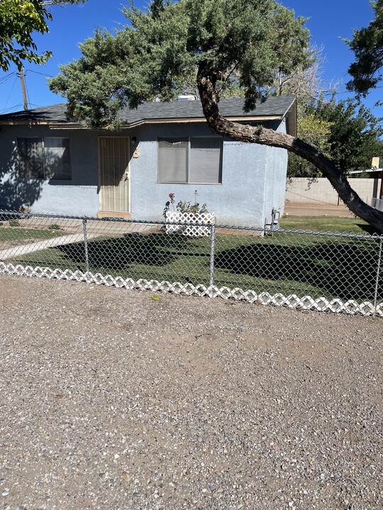 1325 Tapia Blvd SW in Albuquerque, NM - Building Photo