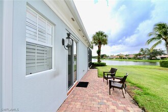 5495 Freeport Ln in Naples, FL - Building Photo - Building Photo