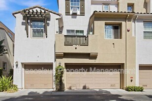 1293 Fools Gold Wy in Chula Vista, CA - Building Photo