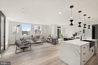 701 N Henry St in Alexandria, VA - Building Photo - Building Photo