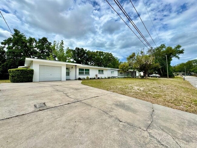 10932 104th Ave in Largo, FL - Building Photo - Building Photo
