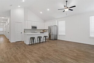 1301 Bells Ave in Denison, TX - Building Photo