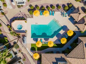 The Bella in Phoenix, AZ - Building Photo