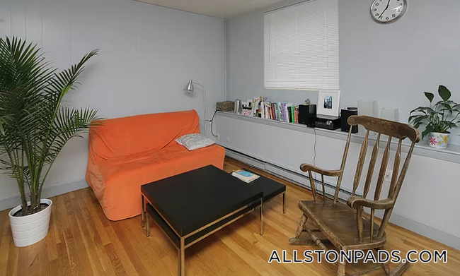 property at 10 Armington St