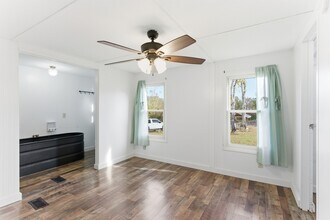 1310 E Hendron Chapel Rd in Knoxville, TN - Building Photo - Building Photo