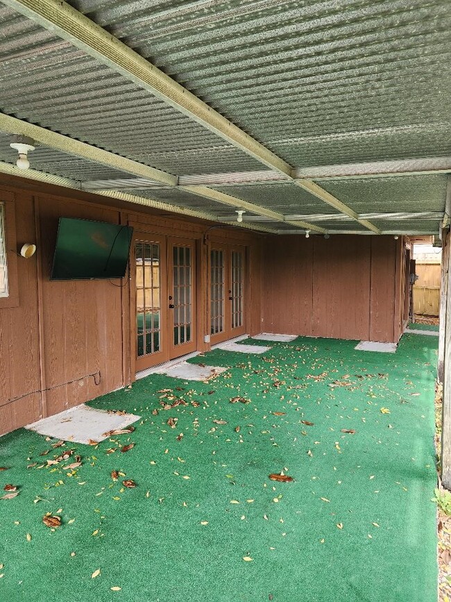 property at 711 Leicester Ln