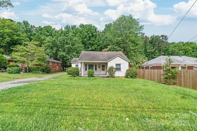2722 Eastway Dr in Charlotte, NC - Building Photo - Building Photo