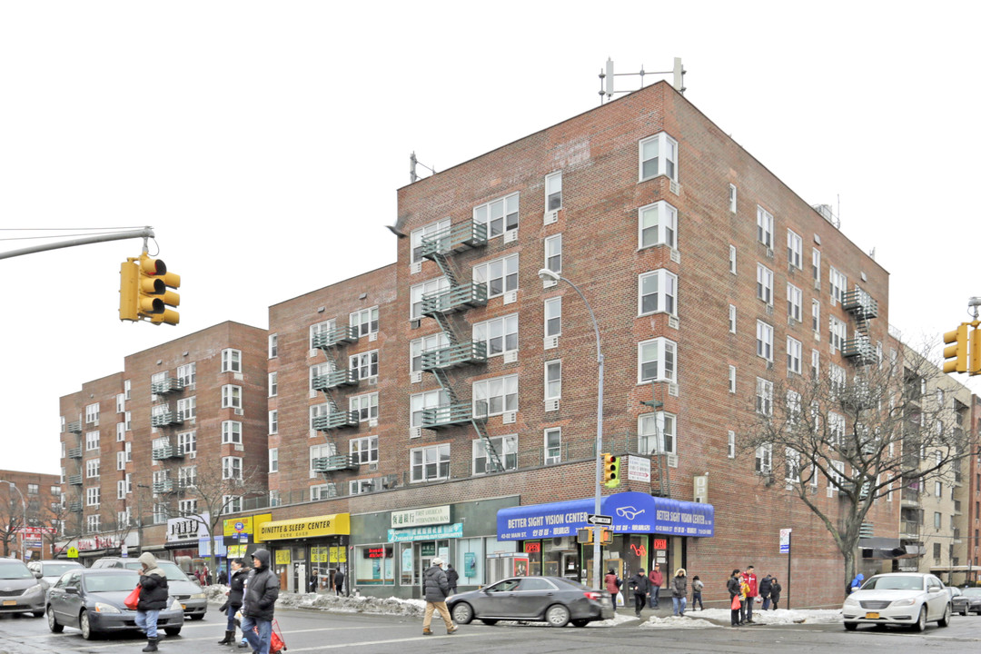 134-54 Maple Ave in Flushing, NY - Building Photo