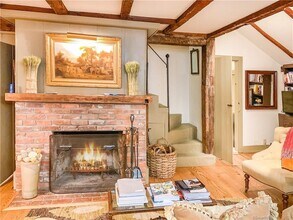 198 Ramapoo Rd in Ridgefield, CT - Building Photo - Building Photo