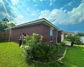 7202 Roundrock Park Ln in Richmond, TX - Building Photo - Building Photo