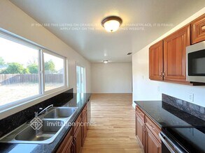 8362 Hayfield Cir in Sacramento, CA - Building Photo - Building Photo