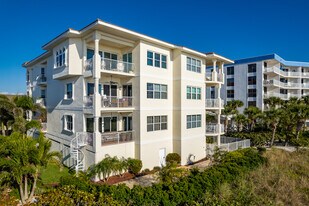 Arrow Apartments in Madeira Beach, FL - Building Photo